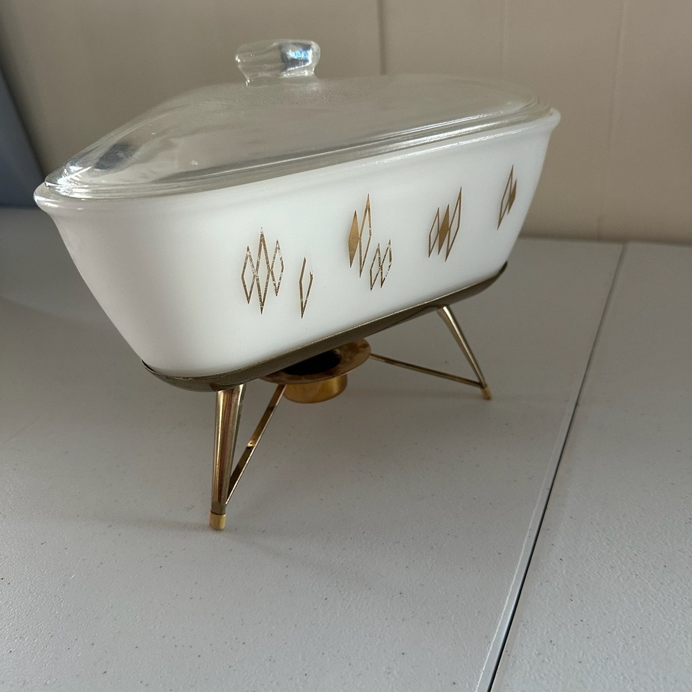 VTG MCM Glass Chafing/Casserole Dish W/Stand White & Gold Triangular W/Diamonds
